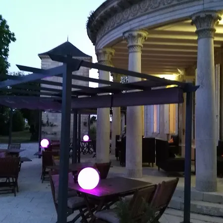 Chateau Pomys