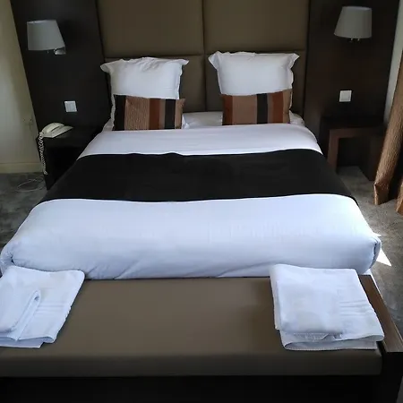 Chateau Pomys 3*