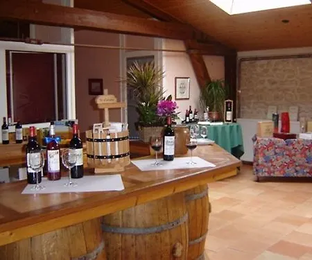 Chateau Pomys Hotel 3*