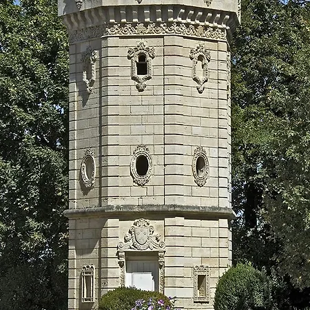 Chateau Pomys 3*